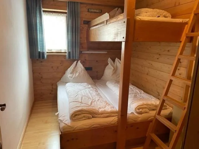 Haus Hoelzlbauer 17 *